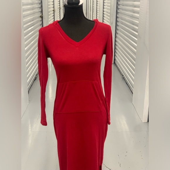 Monteau Hooded Dress - Picture 5 of 12